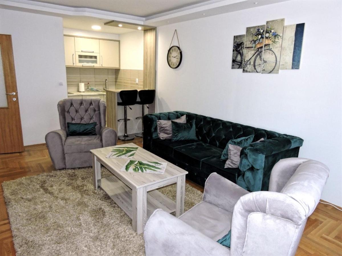 Appartamento Apartman Lux S&V 1 Lukavica Istocno Sarajevo Hilandarska Centar Esterno foto
